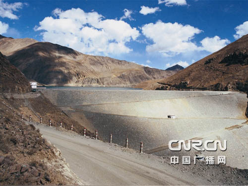 滿拉水電站大壩全景